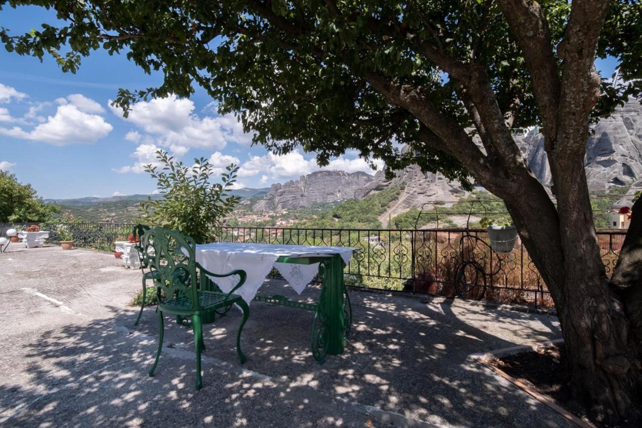 קאלאבאקה Majestic View Home Just Under Meteora Unesco Site מראה חיצוני תמונה