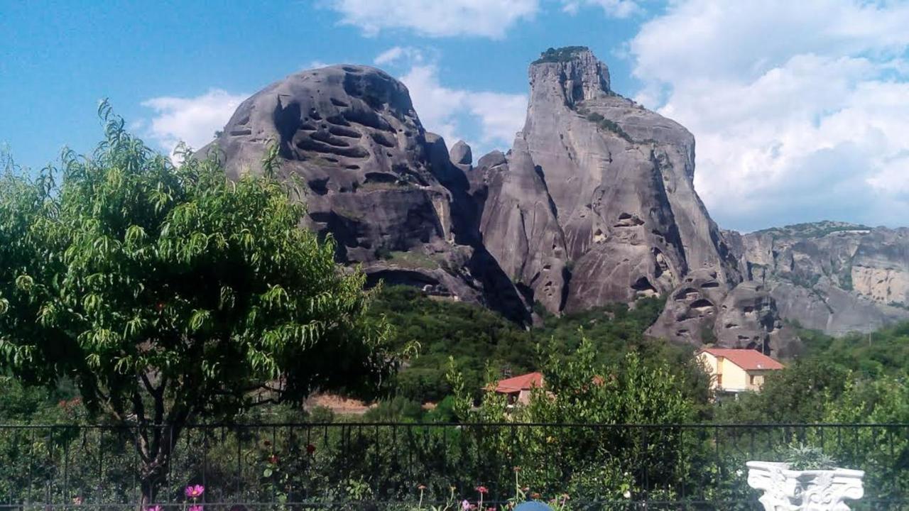 קאלאבאקה Majestic View Home Just Under Meteora Unesco Site מראה חיצוני תמונה