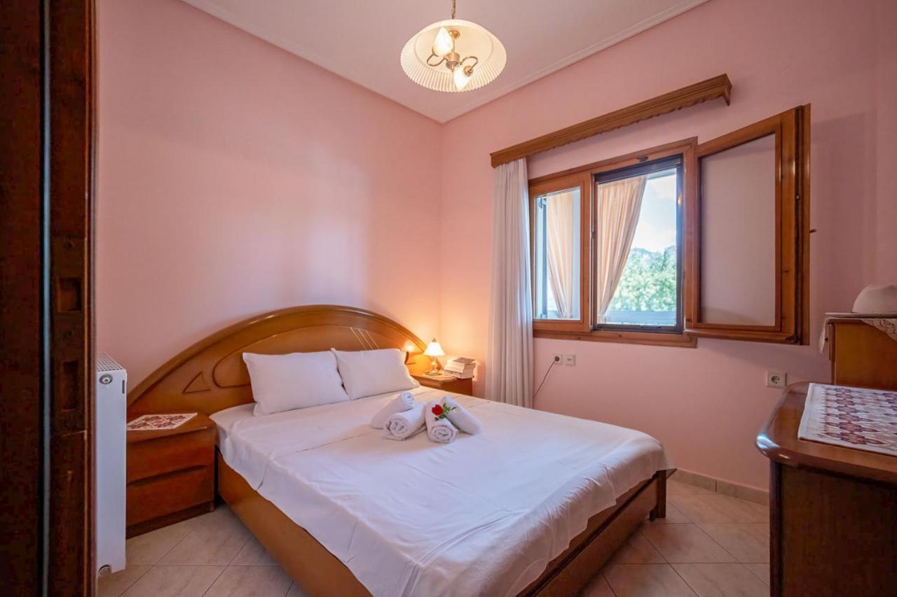 קאלאבאקה Majestic View Home Just Under Meteora Unesco Site מראה חיצוני תמונה