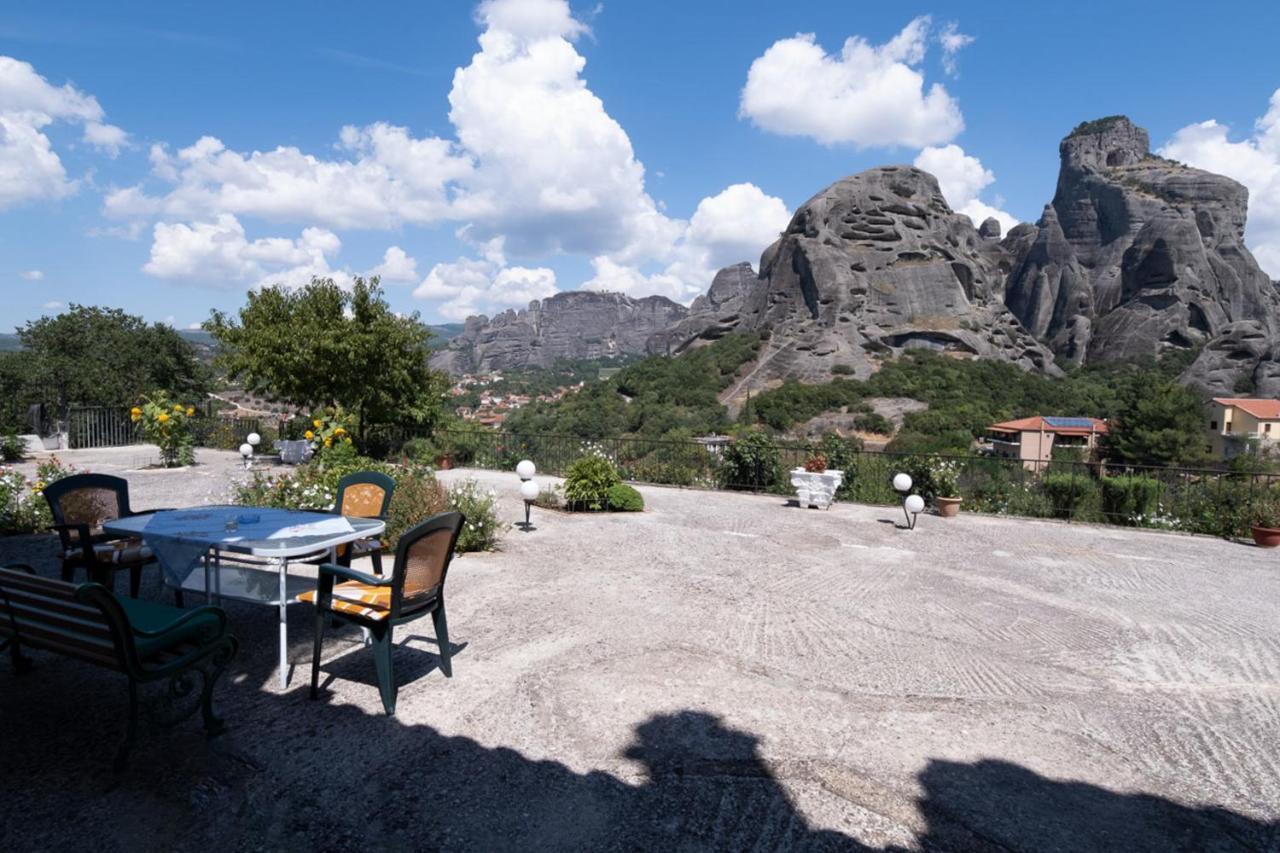 קאלאבאקה Majestic View Home Just Under Meteora Unesco Site מראה חיצוני תמונה