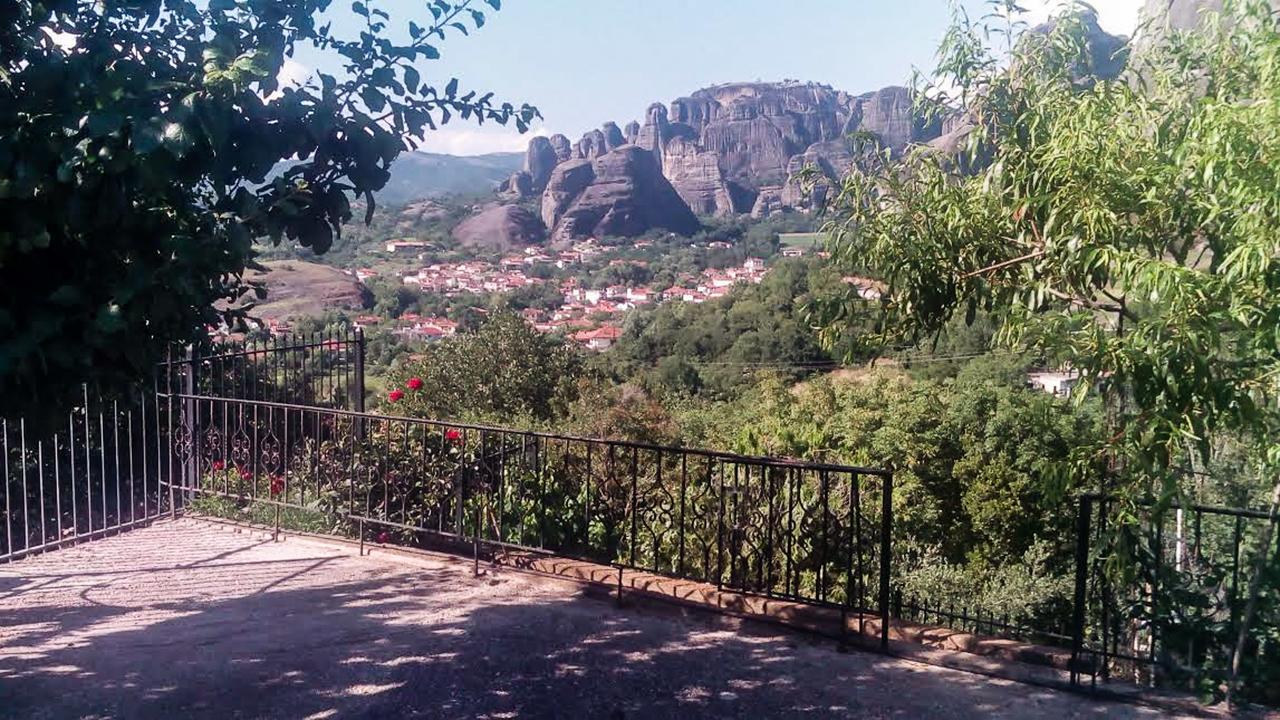 קאלאבאקה Majestic View Home Just Under Meteora Unesco Site מראה חיצוני תמונה